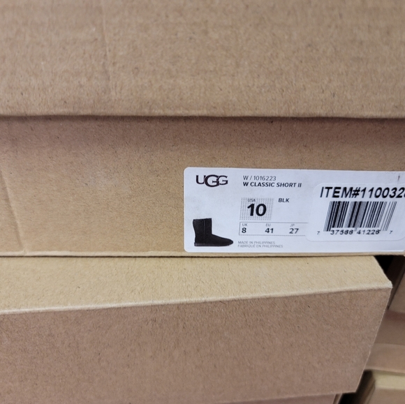 🎁UGG Ladies’ Classic Short II Boot - Picture 4 of 16